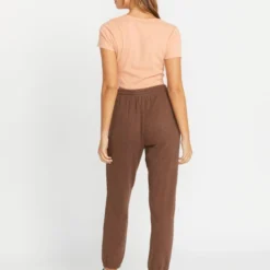 VOLCOM LIL FLEECE PANT(B1212303) -Billabong Shop B1212303 CHO B 1420x1420 crop center.jpg 50906.1701194731