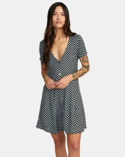 RVCA UNDERSTATED DRESS(EX) -Billabong Shop avjwd00206 rvca2Cw rvb frt1 45870.1694015953